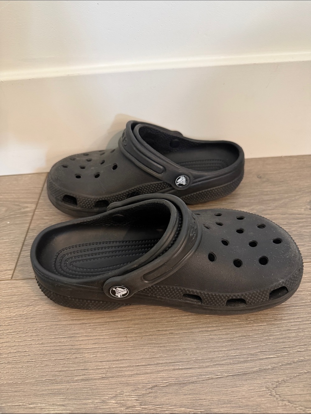 CROCS Kids Classic Clog in Black - Picture 8 of 8